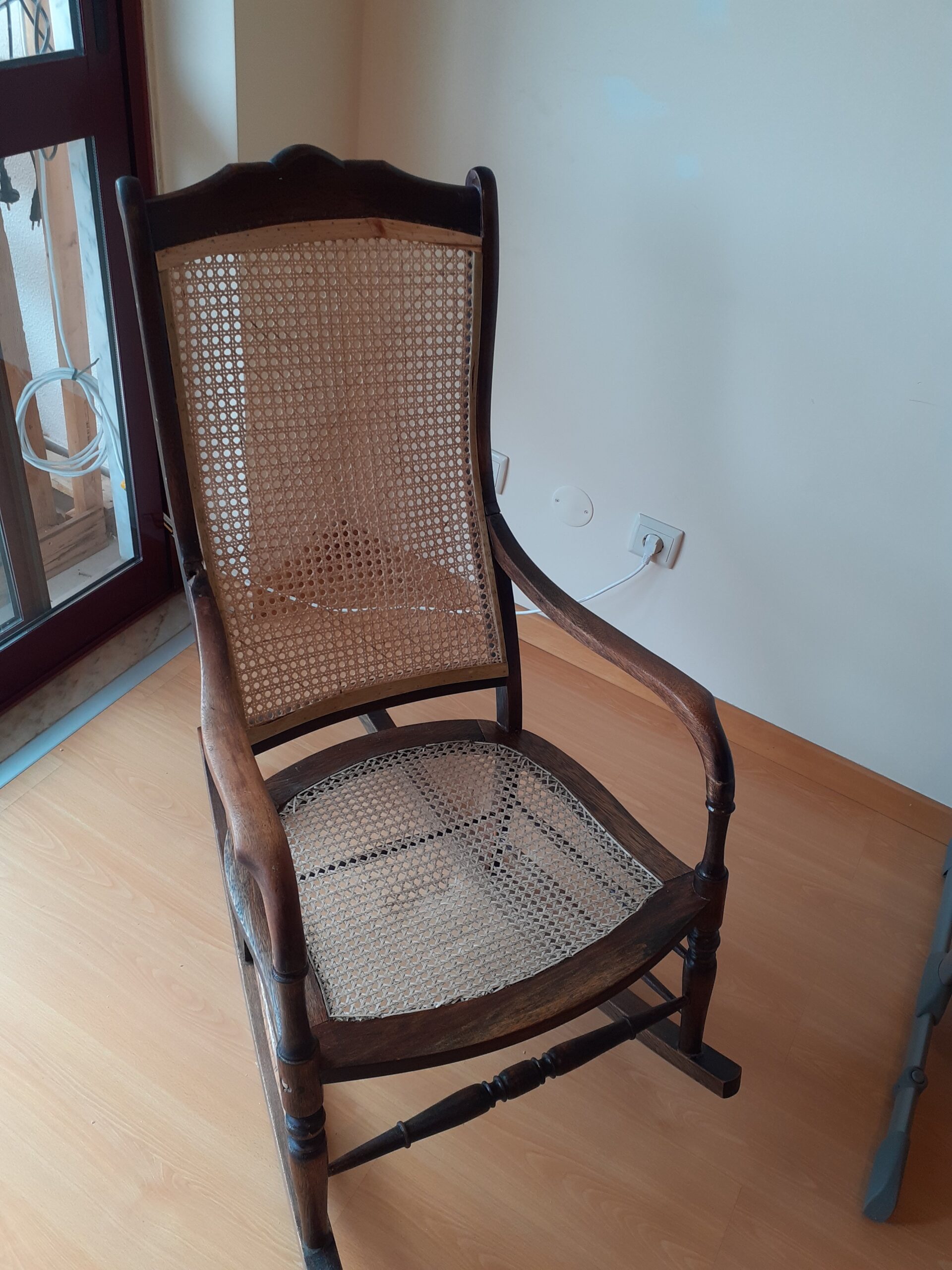 0003 – REABILITAÇÃO DE UMA CADEIRA DE BALANÇO